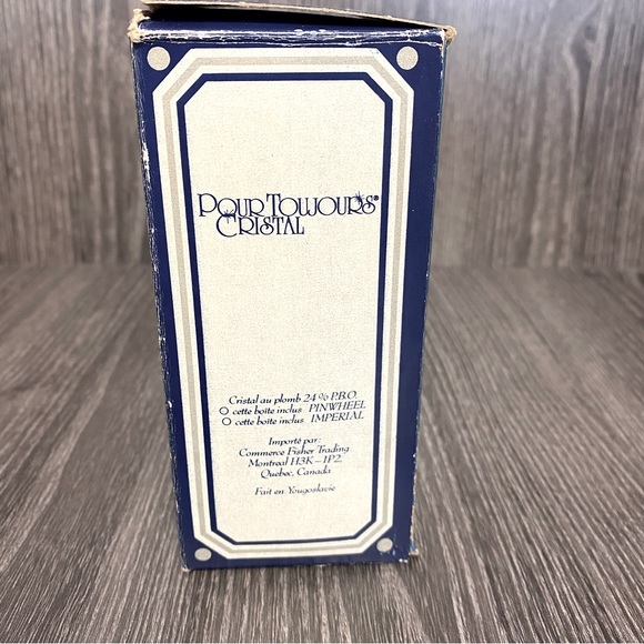 Vintage Handcut Pinwheel Crystal Bell by Crystal Clear Yugoslavia with box - Picture 3 of 10